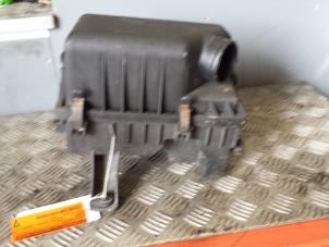 Gebruikte Luchtfilterhuis Hyundai Accent 1.3i 12V Prijs € 40,00 Margeregeling aangeboden door Autodemontagebedrijf Smit