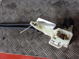 Gebruikte Ruitmechaniek 4Deurs rechts-voor Hyundai Sonata 2.4 16V CVVT Prijs € 55,00 Margeregeling aangeboden door Autodemontagebedrijf Smit