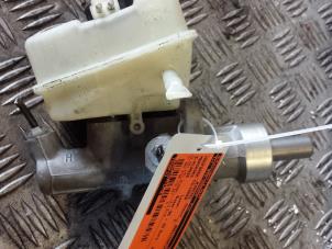 Gebruikte Hoofdremcilinder Mercedes E Combi (S210) 3.2 E-320 V6 18V Prijs € 40,00 Margeregeling aangeboden door Autodemontagebedrijf Smit