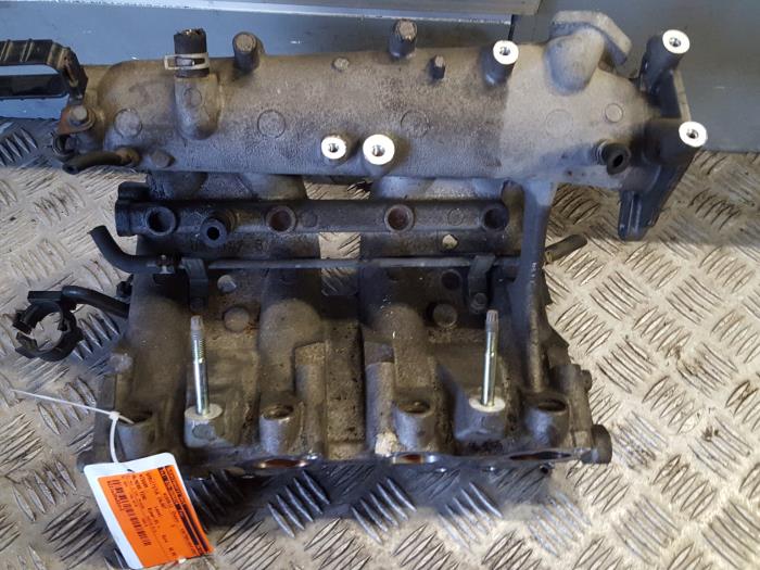 Gebruikte Inlaatspruitstuk Nissan Almera Tino (V10M) 1.8 16V Prijs € 40,00 Margeregeling aangeboden door Autodemontagebedrijf Smit