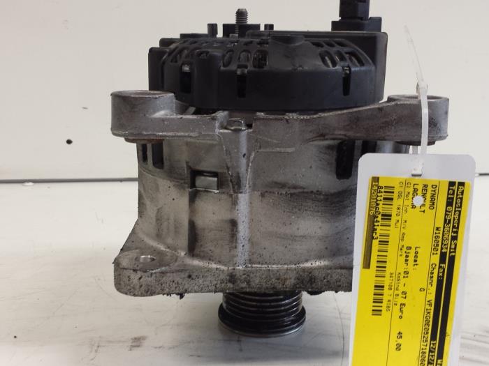 Gebruikte Dynamo Renault Laguna II Grandtour (KG) 1.9 dCi 100 Prijs € 45,00 Margeregeling aangeboden door Autodemontagebedrijf Smit