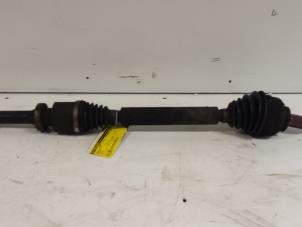 Gebruikte Homokineetas rechts-voor Renault Laguna II Grandtour (KG) 1.9 dCi 100 Prijs € 25,00 Margeregeling aangeboden door Autodemontagebedrijf Smit