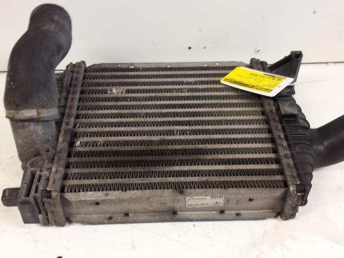 Gebruikte Intercooler Mercedes Vito (638.0) 2.3 110D Prijs € 20,00 Margeregeling aangeboden door Autodemontagebedrijf Smit