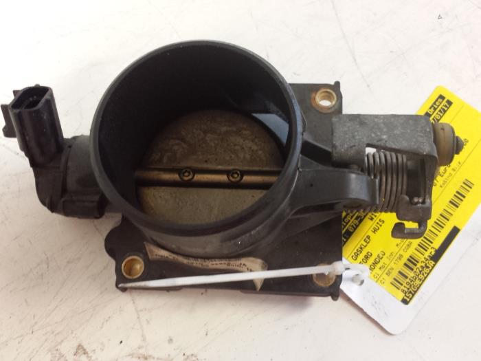 Gebruikte Gasklephuis Ford Mondeo III 1.8 16V Prijs € 30,00 Margeregeling aangeboden door Autodemontagebedrijf Smit