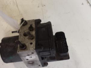 Gebruikte ABS Pomp Ford Mondeo III 1.8 16V Prijs € 20,00 Margeregeling aangeboden door Autodemontagebedrijf Smit