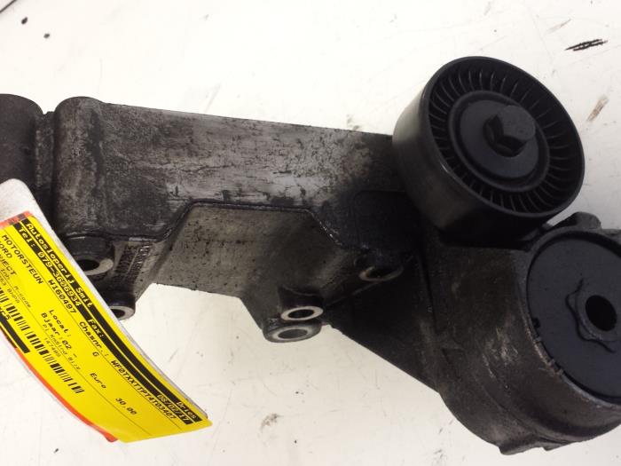 Gebruikte Motorrubber Ford Transit Connect 1.8 Tddi Prijs € 15,00 Margeregeling aangeboden door Autodemontagebedrijf Smit
