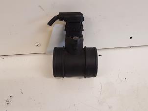 Gebruikte Luchtmassameter Alfa Romeo 147 (937) 1.6 HP Twin Spark 16V Prijs € 10,00 Margeregeling aangeboden door Autodemontagebedrijf Smit