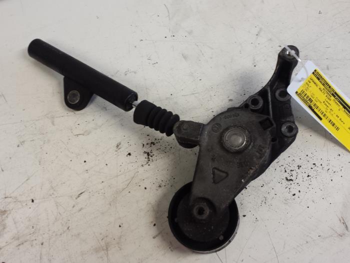 Gebruikte Spanrol Multiriem Volkswagen Golf IV (1J1) 1.9 TDI Prijs € 30,00 Margeregeling aangeboden door Autodemontagebedrijf Smit