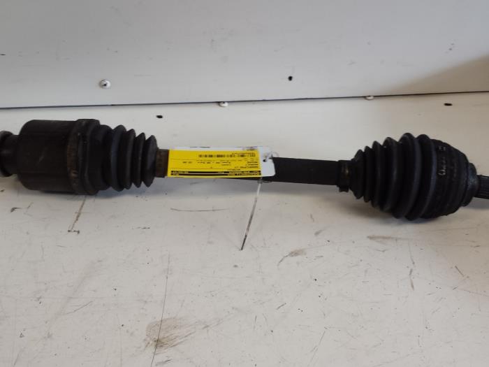 Gebruikte Aandrijfas links-voor Renault Megane II (BM/CM) 1.5 dCi 80 Prijs € 25,00 Margeregeling aangeboden door Autodemontagebedrijf Smit