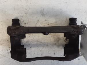 Gebruikte Remzadel links-voor Renault Grand Scénic II (JM) 1.9 dCi 120 Prijs € 10,00 Margeregeling aangeboden door Autodemontagebedrijf Smit