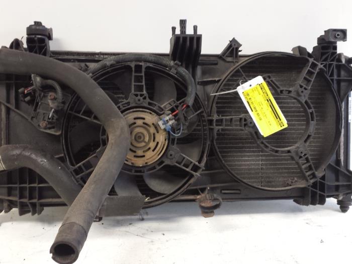 Gebruikte Radiateur Fiat Doblo Cargo (223) 1.3 D 16V Multijet Prijs € 30,00 Margeregeling aangeboden door Autodemontagebedrijf Smit
