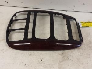 Gebruikte Dashboard deel Chrysler Voyager/Grand Voyager (RG/RS) 3.3 V6 AWD Grand Voyager Prijs € 40,00 Margeregeling aangeboden door Autodemontagebedrijf Smit