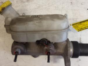 Gebruikte Hoofdremcilinder Chrysler Voyager/Grand Voyager (RG/RS) 3.3 V6 AWD Grand Voyager Prijs € 20,00 Margeregeling aangeboden door Autodemontagebedrijf Smit