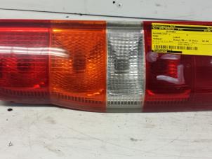Gebruikte Achterlicht links Ford Transit 2.0 TDdi 16V Prijs € 15,00 Margeregeling aangeboden door Autodemontagebedrijf Smit