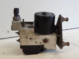 Gebruikte ABS Pomp Mercedes A (W168) 1.6 A-160 Prijs € 60,00 Margeregeling aangeboden door Autodemontagebedrijf Smit