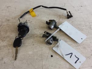 Gebruikte Kontaktslot + computer Hyundai Coupe 2.0i 16V Prijs € 50,00 Margeregeling aangeboden door Autodemontagebedrijf Smit