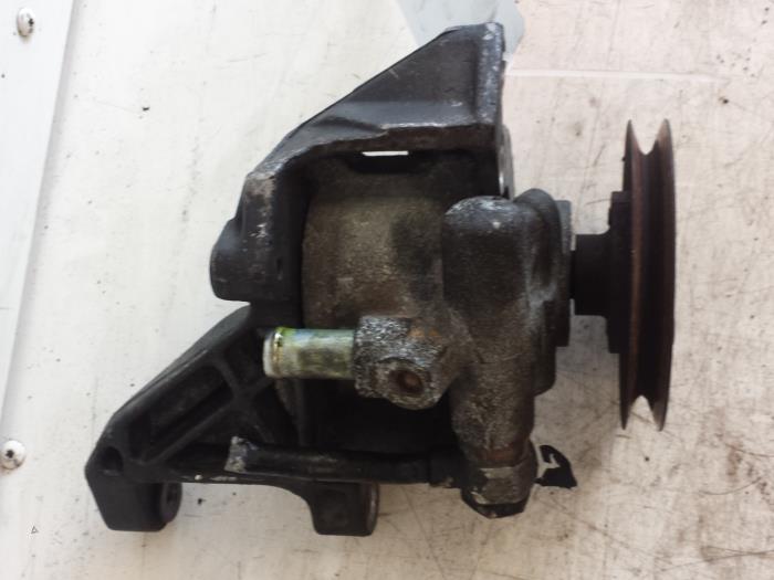 Gebruikte Servopomp Seat Cordoba (6C2/6K2) 1.6i CLX,GLX,SE,Latino,SX Prijs € 25,00 Margeregeling aangeboden door Autodemontagebedrijf Smit