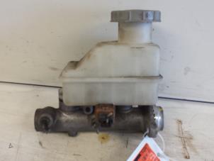 Gebruikte Hoofdremcilinder Hyundai Coupe 2.0i 16V Prijs € 45,00 Margeregeling aangeboden door Autodemontagebedrijf Smit