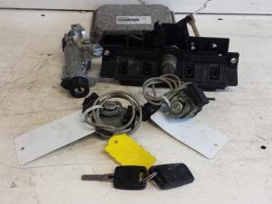 Gebruikte Contactslot + computer Audi A3 (8L1) 1.6 Prijs € 75,00 Margeregeling aangeboden door Autodemontagebedrijf Smit