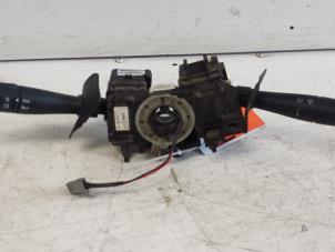 Gebruikte Licht + Raw Schakelaar Renault Kangoo Express (FC) 1.5 dCi 60 Prijs € 45,00 Margeregeling aangeboden door Autodemontagebedrijf Smit