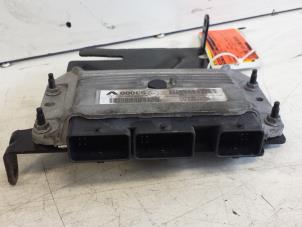 Gebruikte Inspuitcomputer Renault Grand Scénic II (JM) 2.0 16V Prijs € 40,00 Margeregeling aangeboden door Autodemontagebedrijf Smit