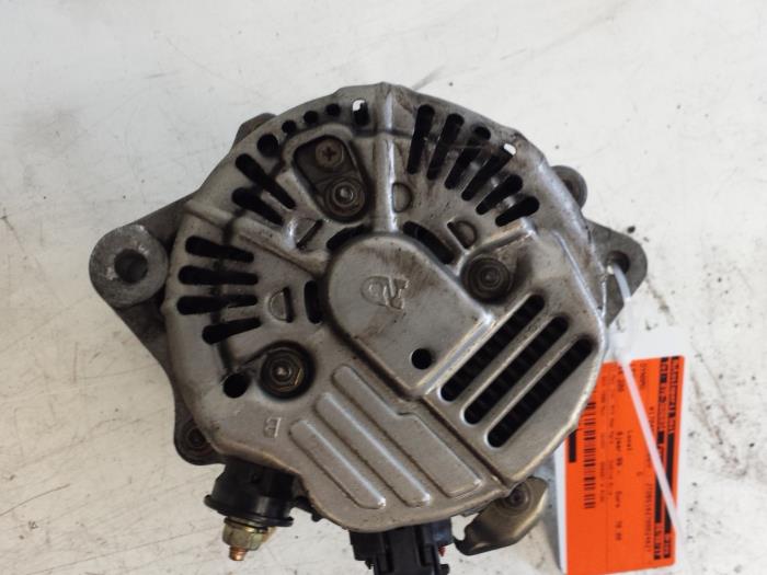 Alternator van een Lexus IS (E2) 200 2.0 24V 1999