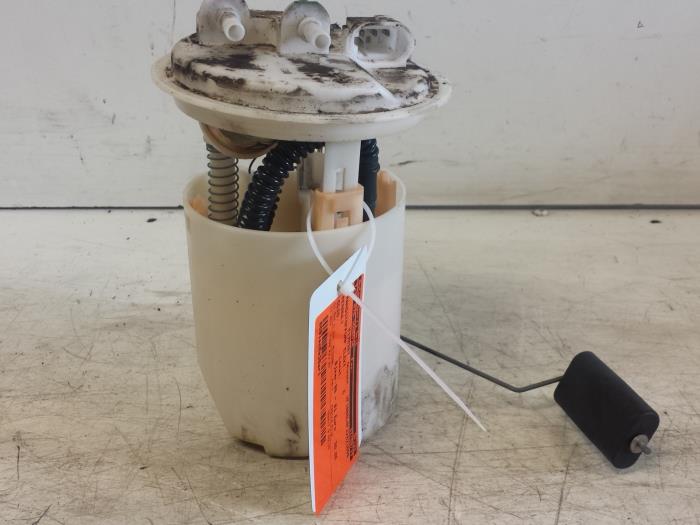 Gebruikte Tank element Pomp Renault Clio II (BB/CB) 1.4 16V Si Prijs € 30,00 Margeregeling aangeboden door Autodemontagebedrijf Smit
