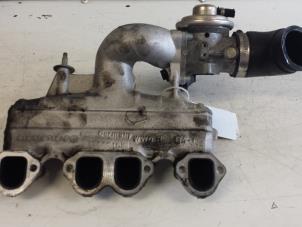 Gebruikte Inlaatspruitstuk Volkswagen Passat Variant (3B6) 1.9 TDI 100 Prijs op aanvraag aangeboden door Autodemontagebedrijf Smit