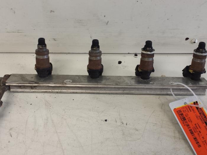 Gebruikte Galerij (Injectie) Honda Civic (EJ/EK) 1.4i 16V Prijs € 35,00 Margeregeling aangeboden door Autodemontagebedrijf Smit