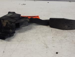 Gebruikte Gaspedaal Opel Zafira (F75) 2.0 DTI 16V Prijs € 45,00 Margeregeling aangeboden door Autodemontagebedrijf Smit