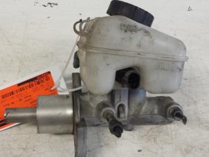 Gebruikte Hoofdremcilinder Opel Zafira (F75) 2.0 DTI 16V Prijs € 25,00 Margeregeling aangeboden door Autodemontagebedrijf Smit