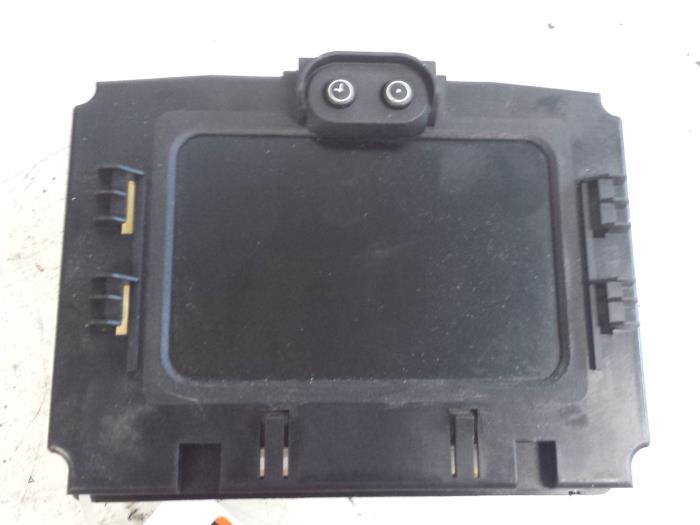 Gebruikte Display Interieur Opel Zafira (F75) 2.0 DTI 16V Prijs € 35,00 Margeregeling aangeboden door Autodemontagebedrijf Smit