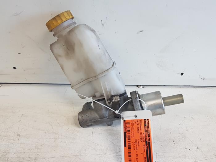 Hoofdremcilinder van een Alfa Romeo 147 (937) 1.6 HP Twin Spark 16V 2001