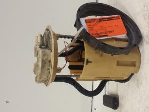 Gebruikte Tankvlotter Renault Laguna Prijs € 20,00 Margeregeling aangeboden door Autodemontagebedrijf Smit