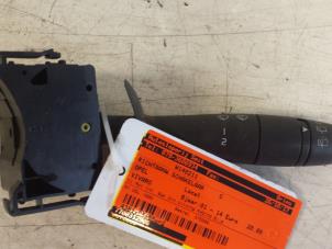 Gebruikte Pinker Schakelaar Opel Vivaro 1.9 DI Prijs € 20,00 Margeregeling aangeboden door Autodemontagebedrijf Smit