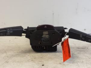 Gebruikte Licht + Raw Schakelaar Mercedes Vito (638.1/2) 2.2 CDI 108 16V Prijs € 75,00 Margeregeling aangeboden door Autodemontagebedrijf Smit