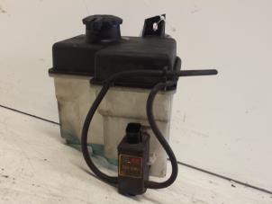 Gebruikte Ruitensproeiertank voor Hyundai Getz 1.3i 12V Prijs € 30,00 Margeregeling aangeboden door Autodemontagebedrijf Smit