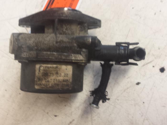 Gebruikte Vacuumpomp (Diesel) Nissan Kubistar (F10) 1.5 dCi 60 Prijs € 50,00 Margeregeling aangeboden door Autodemontagebedrijf Smit