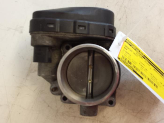 Gebruikte Gasklephuis BMW 3 serie (E46/2C) 325 Ci 24V Prijs € 45,00 Margeregeling aangeboden door Autodemontagebedrijf Smit