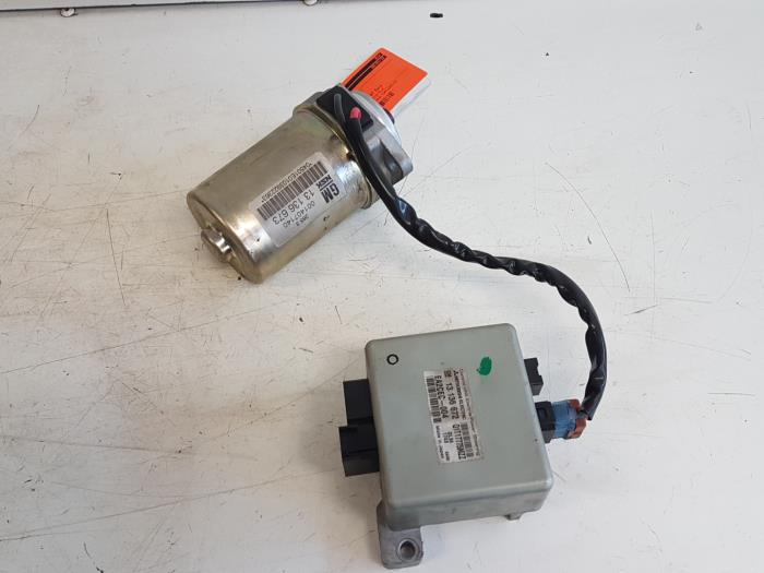 Gebruikte Pomp Servo Opel Corsa C (F08/68) 1.0 12V Twin Port Prijs op aanvraag aangeboden door Autodemontagebedrijf Smit