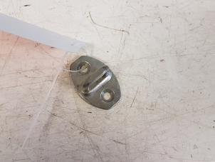 Gebruikte Slotvanger Achterklep Smart Forfour (454) 1.1 12V Prijs op aanvraag aangeboden door Autodemontagebedrijf Smit