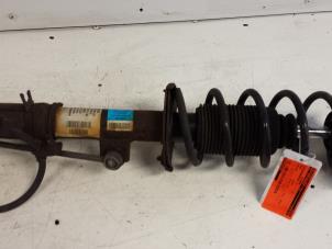 Gebruikte Mac Phersonpoot links-voor Smart Forfour (454) 1.1 12V Prijs € 55,00 Margeregeling aangeboden door Autodemontagebedrijf Smit