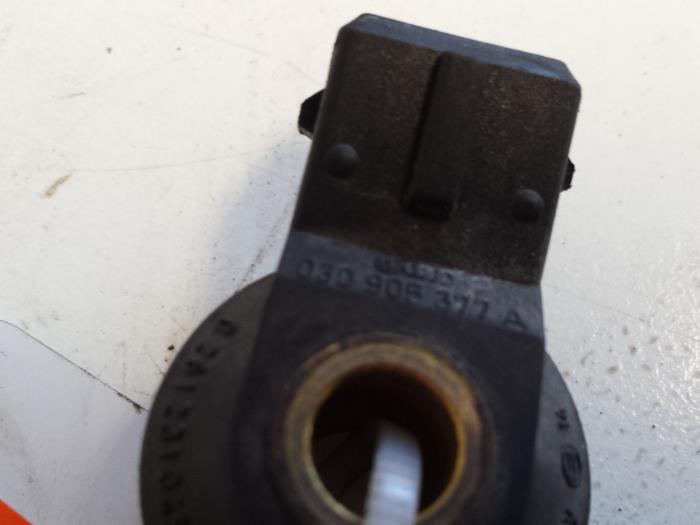 Pingelsensor van een Seat Cordoba Facelift (6C2/6K2) 1.4 16V 2001