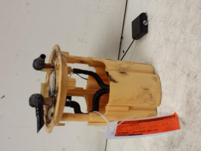 Gebruikte Tank element Pomp Peugeot 206 SW (2E/K) 1.4 HDi Prijs € 50,00 Margeregeling aangeboden door Autodemontagebedrijf Smit