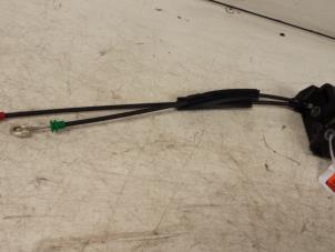 Gebruikte Achterklep Slotmechaniek Ford Fiesta 5 (JD/JH) 1.6 16V Prijs € 10,00 Margeregeling aangeboden door Autodemontagebedrijf Smit