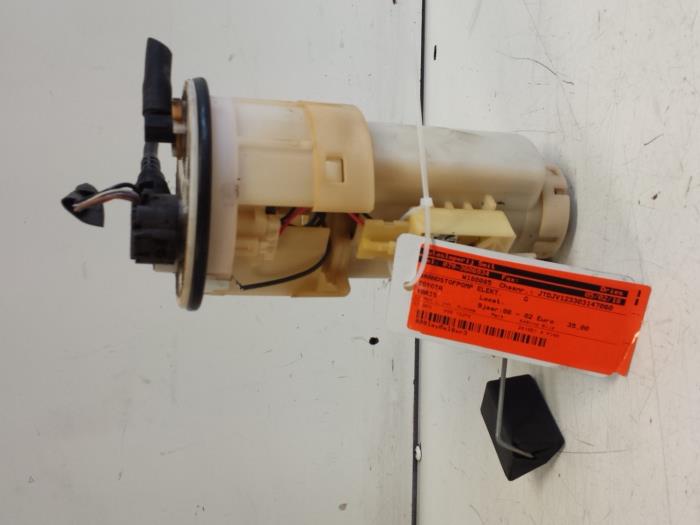 Gebruikte Tank element Pomp Toyota Yaris (P1) 1.0 16V VVT-i Prijs € 35,00 Margeregeling aangeboden door Autodemontagebedrijf Smit