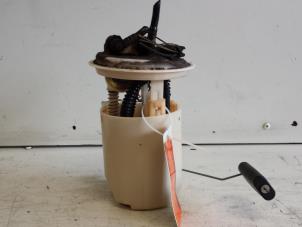 Gebruikte Tank element Pomp Renault Clio II (BB/CB) 1.2 Prijs € 35,00 Margeregeling aangeboden door Autodemontagebedrijf Smit