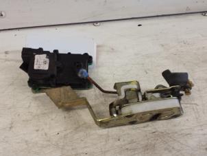 Gebruikte Slotmechaniek Portier 4Deurs links-voor Chevrolet Matiz 0.8 S,SE Prijs € 20,00 Margeregeling aangeboden door Autodemontagebedrijf Smit