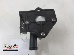 Gebruikte Extra waterpomp Audi A4 (B8) 2.0 TDI 16V Prijs op aanvraag aangeboden door LvS Carparts