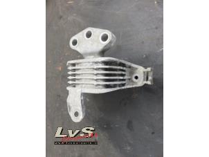 Gebruikte Motorsteun Opel Astra J (PC6/PD6/PE6/PF6) 2.0 CDTI 16V 160 Ecotec Prijs € 25,00 Margeregeling aangeboden door LvS Carparts